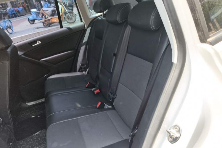 Used Volkswagen Tiguan 2016 280TSI Automatic Two-Wheel-Drive Silk Road Style Edition Left Rear Seat