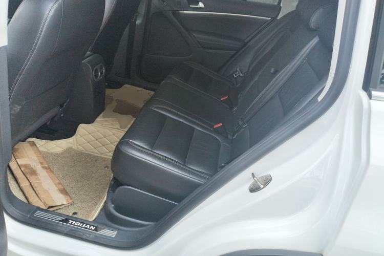 Used Volkswagen Tiguan 2016 300TSI Automatic All-Wheel Drive Luxury Edition Left Rear Seat
