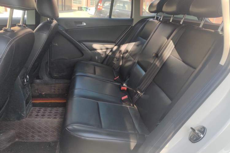 Used Volkswagen Tiguan 2016 280TSI Automatic Two-Wheel-Drive Silk Road Style Edition Left Rear Seat