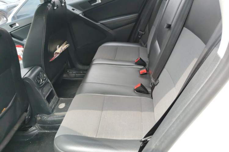 Used Volkswagen Tiguan 2016 280TSI Automatic Two-Wheel-Drive Silk Road Style Edition Left Rear Seat