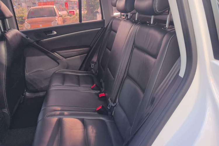 Used Volkswagen Tiguan 2016 300TSI Automatic Two-Wheel Drive Comfort Edition Left Rear Seat