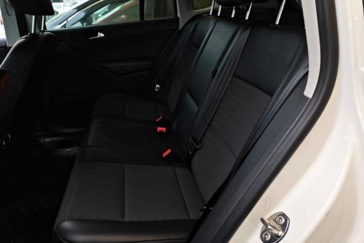 Used Volkswagen Tiguan 2016 280TSI Automatic Two-Wheel-Drive Silk Road Style Edition Left Rear Seat