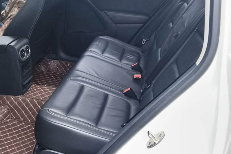 Used Volkswagen Tiguan 2016 280TSI Automatic Two-Wheel Drive Silk Road Comfort Edition Left Rear Seat