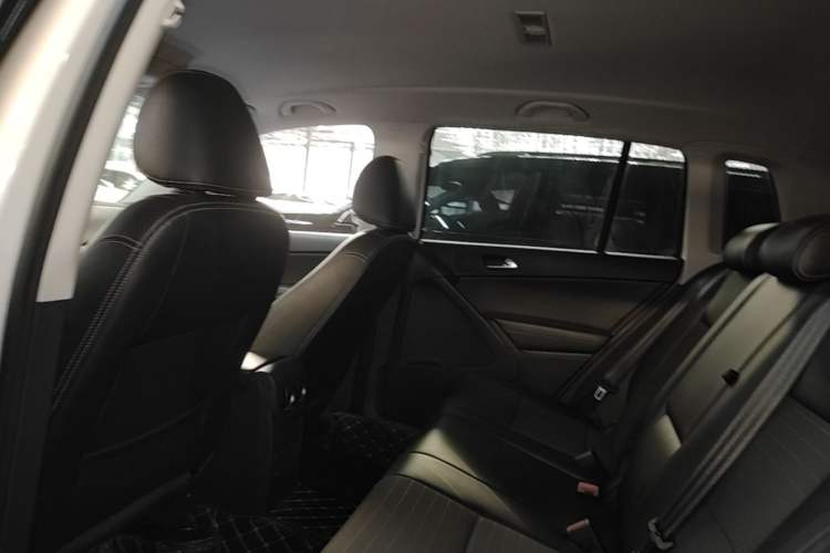 Used Volkswagen Tiguan 2016 280TSI Automatic Two-Wheel-Drive Silk Road Style Edition Left Rear Seat