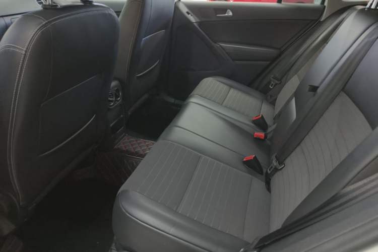 Used Volkswagen Tiguan 2016 280TSI Automatic Two-Wheel-Drive Silk Road Style Edition Left Rear Seat