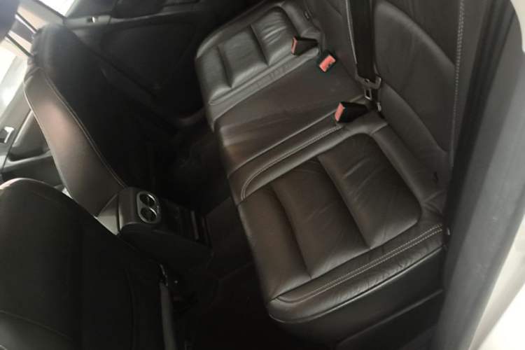 Used Volkswagen Tiguan 2016 280TSI Automatic Two-Wheel Drive Silk Road Comfort Edition Left Rear Seat