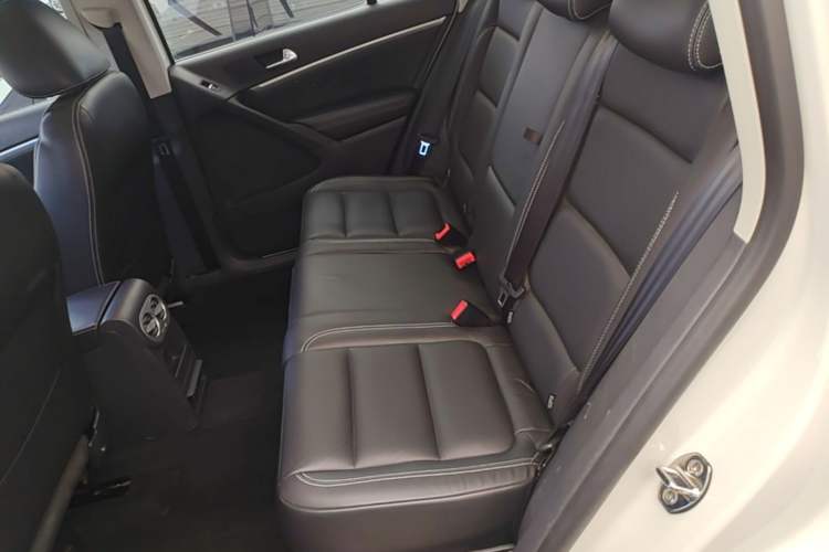 Used Volkswagen Tiguan 2016 300TSI Automatic Two-Wheel Drive Luxury Edition Left Rear Seat