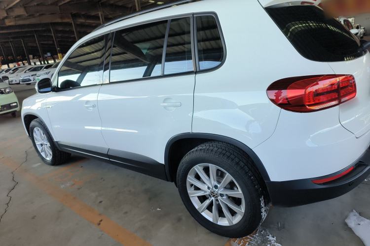 Used Volkswagen Tiguan 2016 300TSI Automatic All-Wheel Drive Fashion Vision Edition Left Side