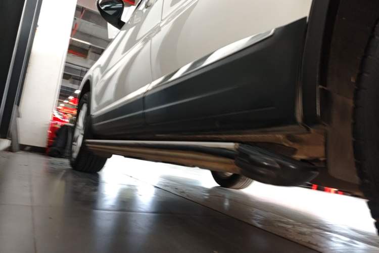 Used Volkswagen Tiguan 2016 280TSI Automatic Two-Wheel-Drive Silk Road Style Edition Left Side Sill