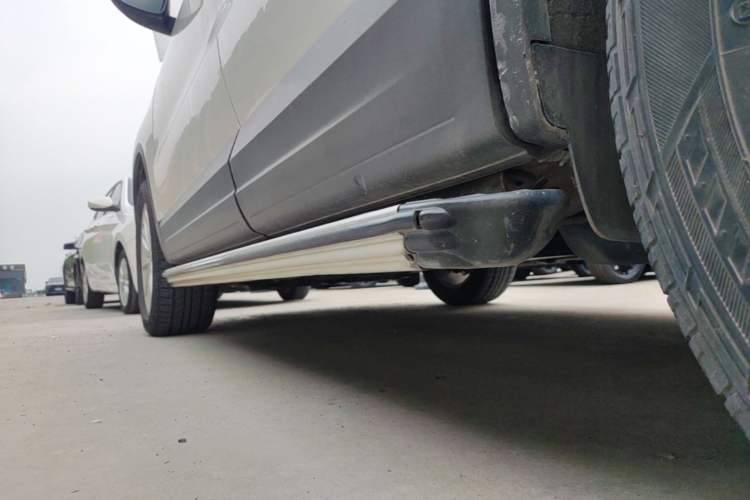 Used Volkswagen Tiguan 2016 280TSI Automatic Two-Wheel-Drive Silk Road Style Edition Left Side Sill