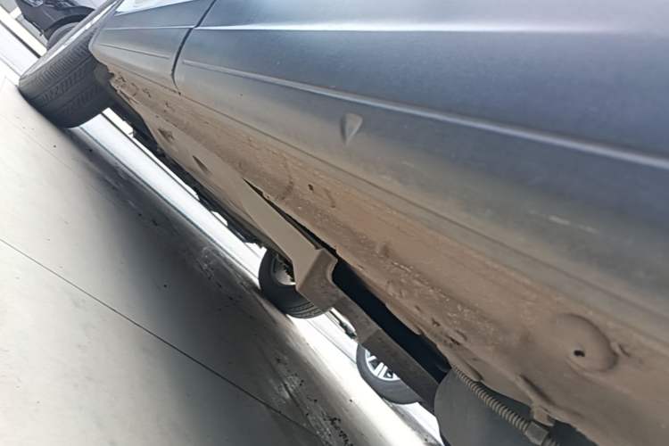 Used Volkswagen Tiguan 2016 280TSI Automatic Two-Wheel-Drive Silk Road Style Edition Left Side Sill