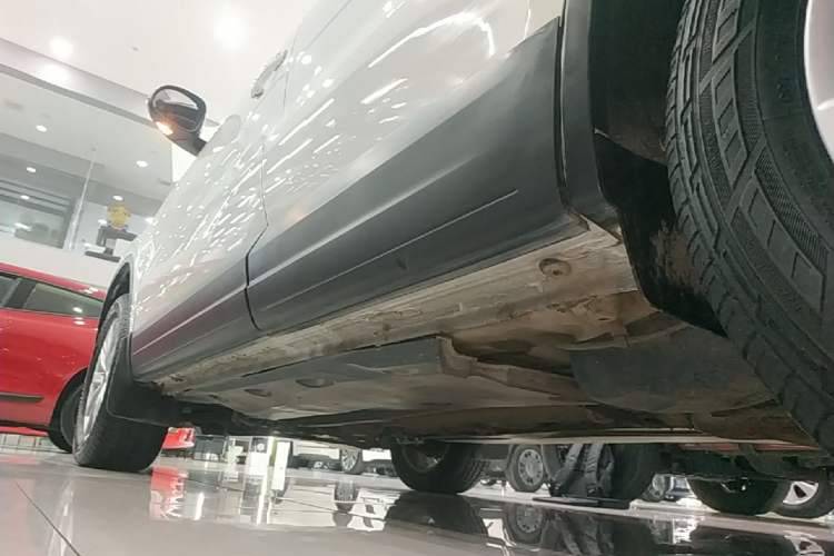 Used Volkswagen Tiguan 2016 300TSI Automatic Two-Wheel Drive Comfort Edition Left Side Sill
