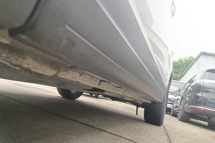 Used Volkswagen Tiguan 2016 280TSI Automatic Two-Wheel-Drive Silk Road Style Edition Left Side Sill