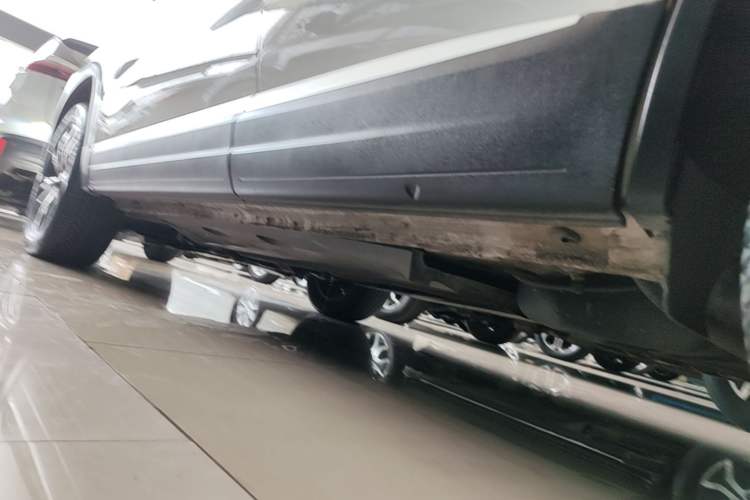Used Volkswagen Tiguan 2016 300TSI Automatic Two-Wheel Drive Luxury Edition Left Side Sill