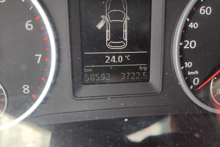 Used Volkswagen Tiguan 2016 280TSI Automatic Two-Wheel-Drive Silk Road Style Edition Odometer Close Up