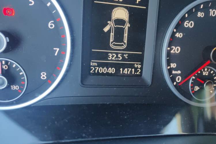 Used Volkswagen Tiguan 2016 280TSI Automatic Two-Wheel-Drive Silk Road Style Edition Odometer Close Up