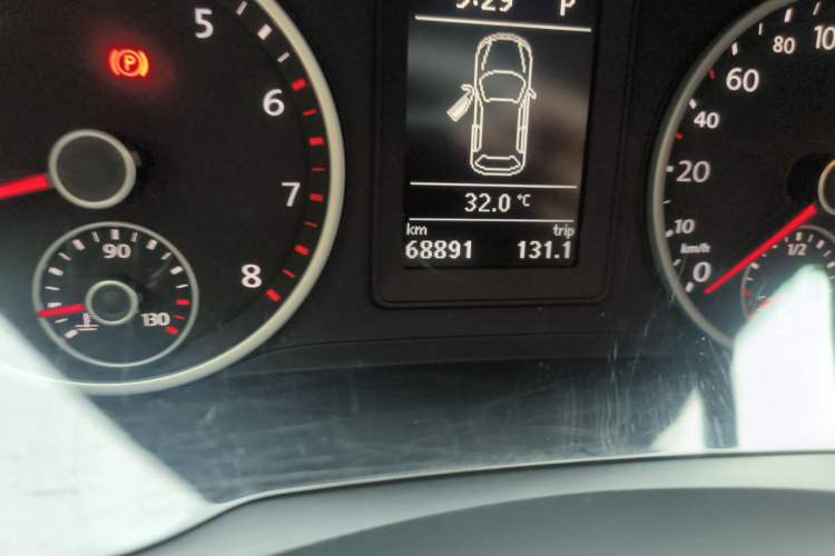 Used Volkswagen Tiguan 2016 280TSI Automatic Two-Wheel-Drive Silk Road Style Edition Odometer Close Up