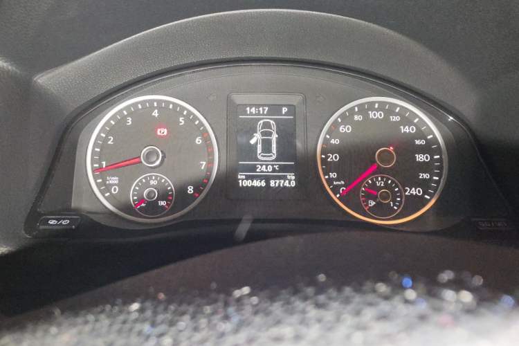 Used Volkswagen Tiguan 2016 280TSI Automatic Two-Wheel-Drive Silk Road Style Edition Odometer Close Up