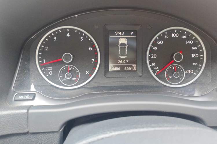 Used Volkswagen Tiguan 2016 280TSI Automatic Two-Wheel Drive Silk Road Comfort Edition Odometer Close Up