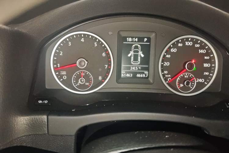 Used Volkswagen Tiguan 2016 300TSI Automatic Two-Wheel Drive Trend Edition Odometer Close Up