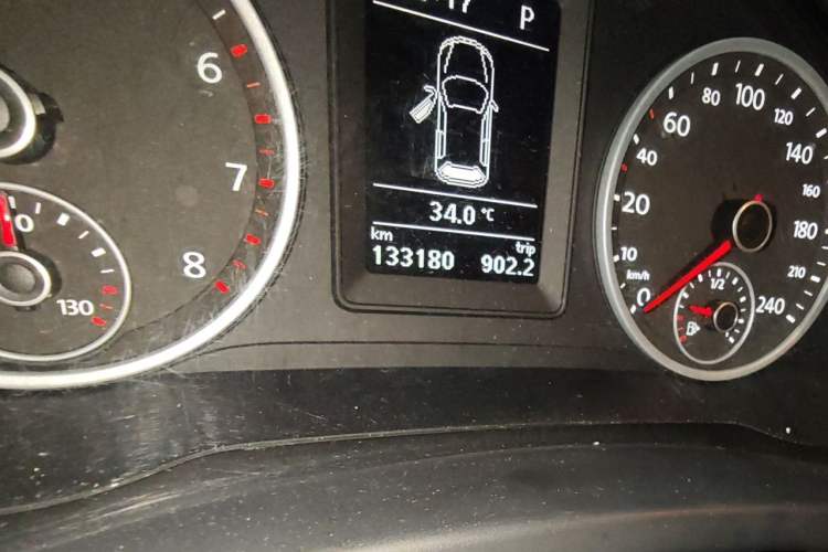 Used Volkswagen Tiguan 2016 300TSI Automatic Two-Wheel Drive Trend Edition Odometer Close Up