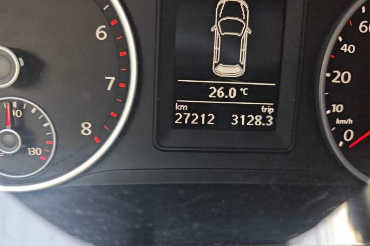 Used Volkswagen Tiguan 2016 280TSI Automatic Two-Wheel-Drive Silk Road Style Edition Odometer Close Up