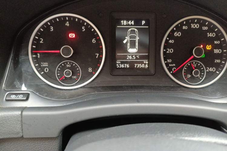 Used Volkswagen Tiguan 2016 280TSI Automatic Two-Wheel Drive Silk Road Comfort Edition Odometer Close Up