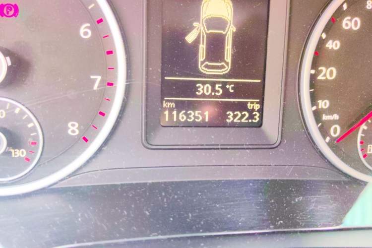 Used Volkswagen Tiguan 2016 280TSI Automatic Two-Wheel-Drive Silk Road Style Edition Odometer Close Up