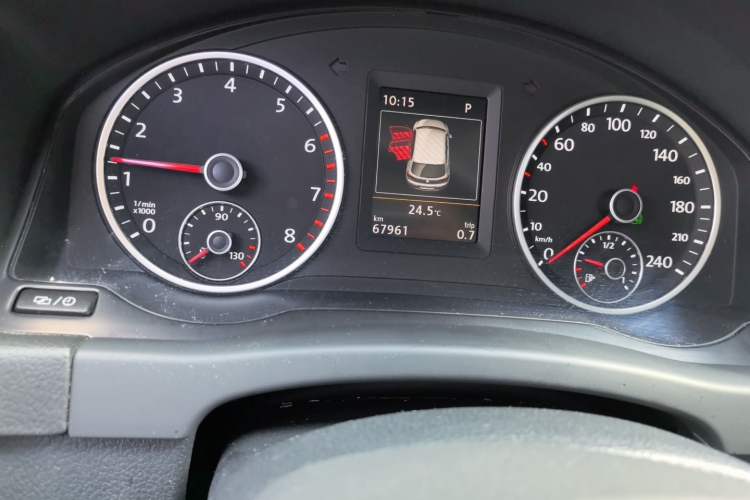 Used Volkswagen Tiguan 2016 300TSI Automatic All-Wheel Drive Luxury Edition Odometer Close Up
