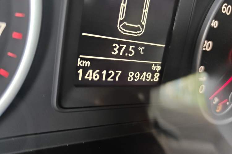 Used Volkswagen Tiguan 2016 280TSI Automatic Two-Wheel Drive Silk Road Comfort Edition Odometer Close Up