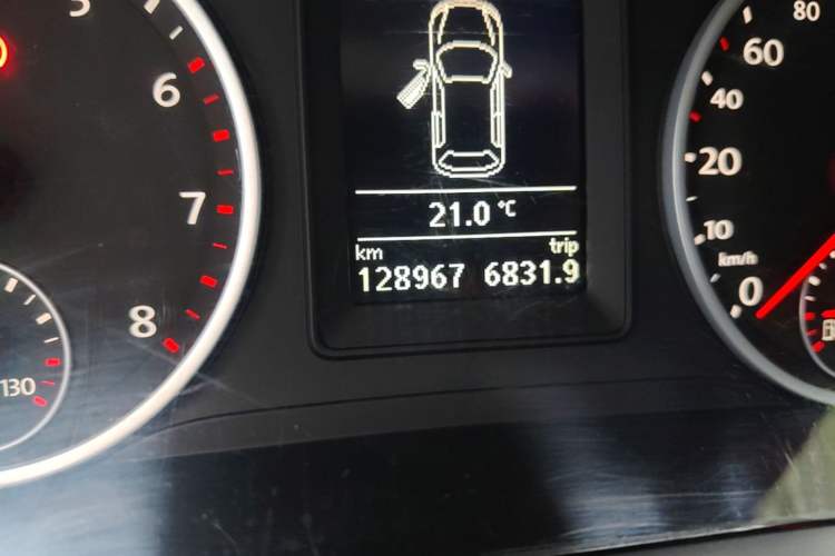 Used Volkswagen Tiguan 2016 280TSI Automatic Two-Wheel-Drive Silk Road Style Edition Odometer Close Up