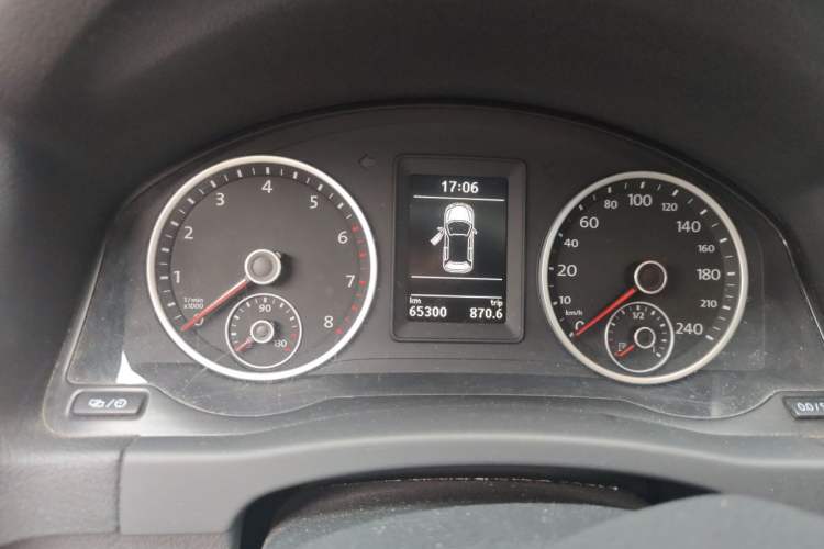 Used Volkswagen Tiguan 2016 280TSI Automatic Two-Wheel Drive Silk Road Comfort Edition Odometer Close Up