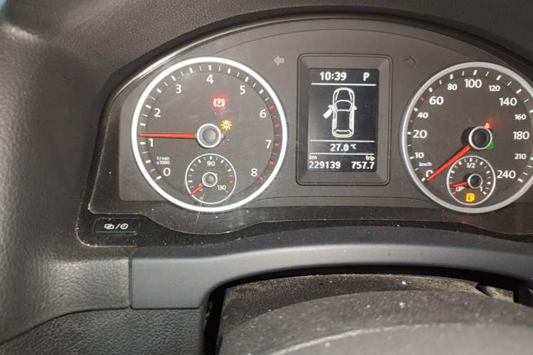 Used Volkswagen Tiguan 2016 280TSI Automatic Two-Wheel Drive Silk Road Comfort Edition Odometer Close Up