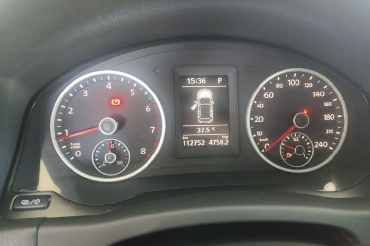 Used Volkswagen Tiguan 2016 280TSI Automatic Two-Wheel Drive Silk Road Comfort Edition Odometer Close Up