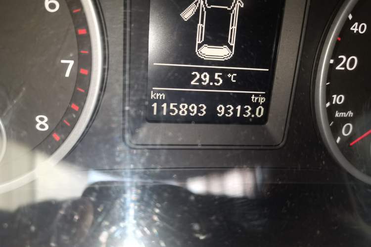 Used Volkswagen Tiguan 2016 300TSI Automatic Two-Wheel Drive Trend Edition Odometer Close Up