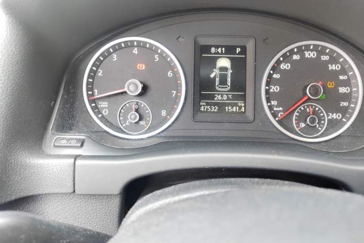 Used Volkswagen Tiguan 2016 280TSI Automatic Two-Wheel Drive Silk Road Comfort Edition Odometer Close Up