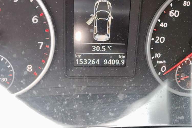 Used Volkswagen Tiguan 2016 300TSI Automatic Two-Wheel Drive Comfort Edition Odometer Close Up