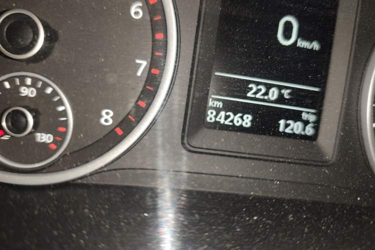 Used Volkswagen Tiguan 2016 280TSI Automatic Two-Wheel-Drive Silk Road Style Edition Odometer Close Up