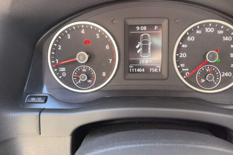 Used Volkswagen Tiguan 2016 300TSI Automatic Two-Wheel Drive Trend Edition Odometer Close Up