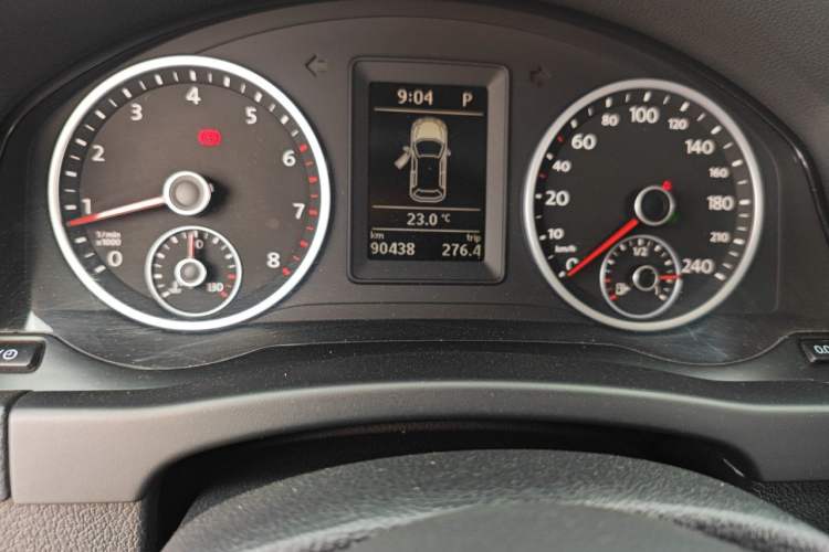 Used Volkswagen Tiguan 2016 280TSI Automatic Two-Wheel-Drive Silk Road Style Edition Odometer Close Up