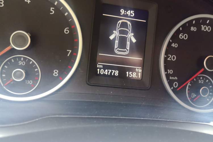 Used Volkswagen Tiguan 2016 280TSI Automatic Two-Wheel-Drive Silk Road Style Edition Odometer Close Up