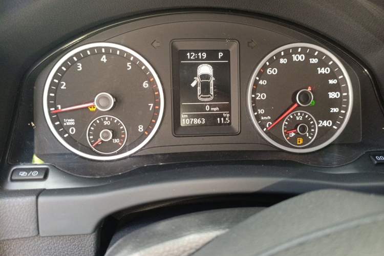 Used Volkswagen Tiguan 2016 280TSI Automatic Two-Wheel Drive Silk Road Comfort Edition Odometer Close Up