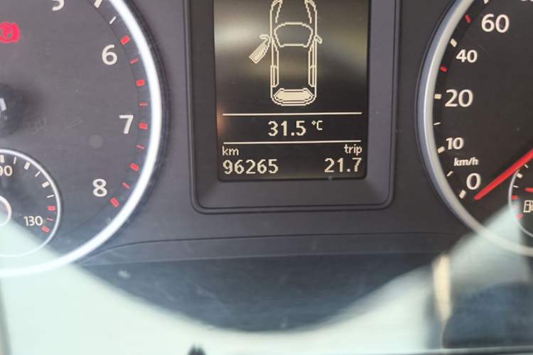 Used Volkswagen Tiguan 2016 300TSI Automatic All-Wheel Drive Fashion Vision Edition Odometer Close Up