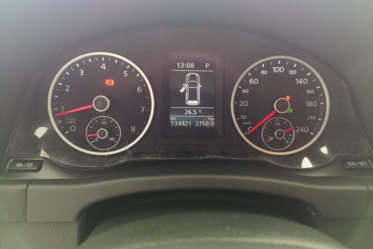 Used Volkswagen Tiguan 2016 280TSI Automatic Two-Wheel-Drive Silk Road Style Edition Odometer Close Up