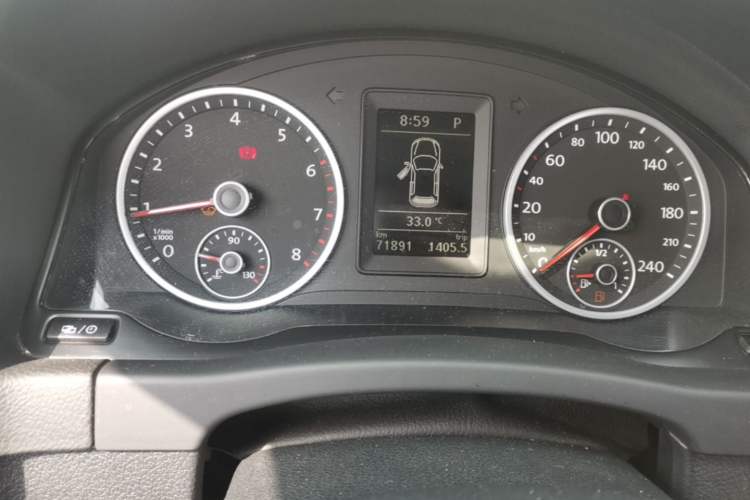 Used Volkswagen Tiguan 2016 300TSI Automatic Two-Wheel Drive Comfort Edition Odometer Close Up