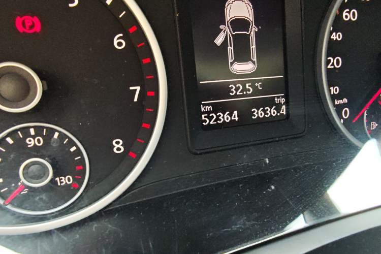Used Volkswagen Tiguan 2016 280TSI Automatic Two-Wheel Drive Silk Road Comfort Edition Odometer Close Up