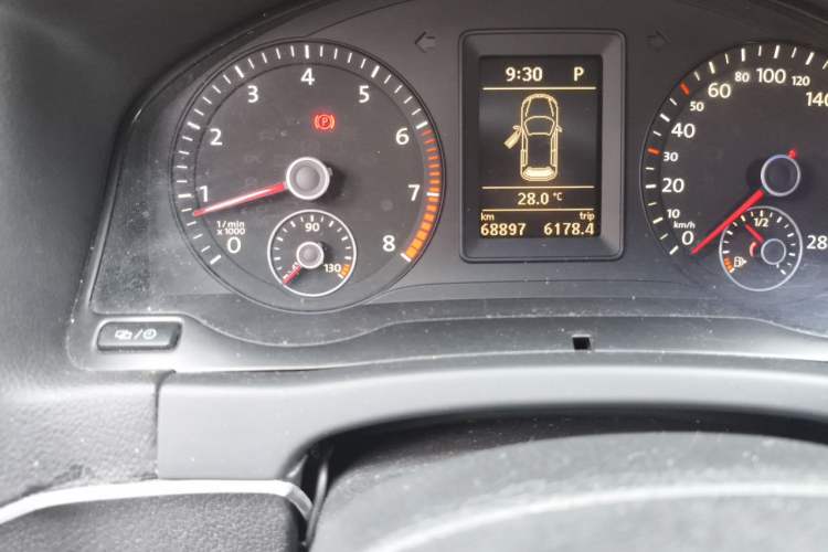 Used Volkswagen Tiguan 2016 280TSI Automatic Two-Wheel Drive Silk Road Comfort Edition Odometer Close Up