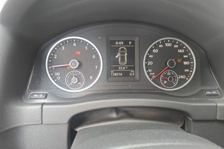 Used Volkswagen Tiguan 2016 280TSI Automatic Two-Wheel-Drive Silk Road Style Edition Odometer Close Up