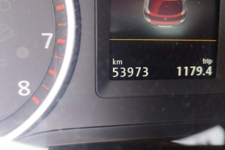 Used Volkswagen Tiguan 2016 300TSI Automatic Two-Wheel Drive Luxury Edition Odometer Close Up