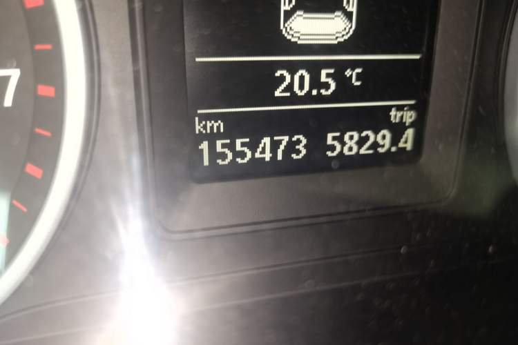 Used Volkswagen Tiguan 2016 300TSI Automatic Two-Wheel Drive Trend Edition Odometer Close Up